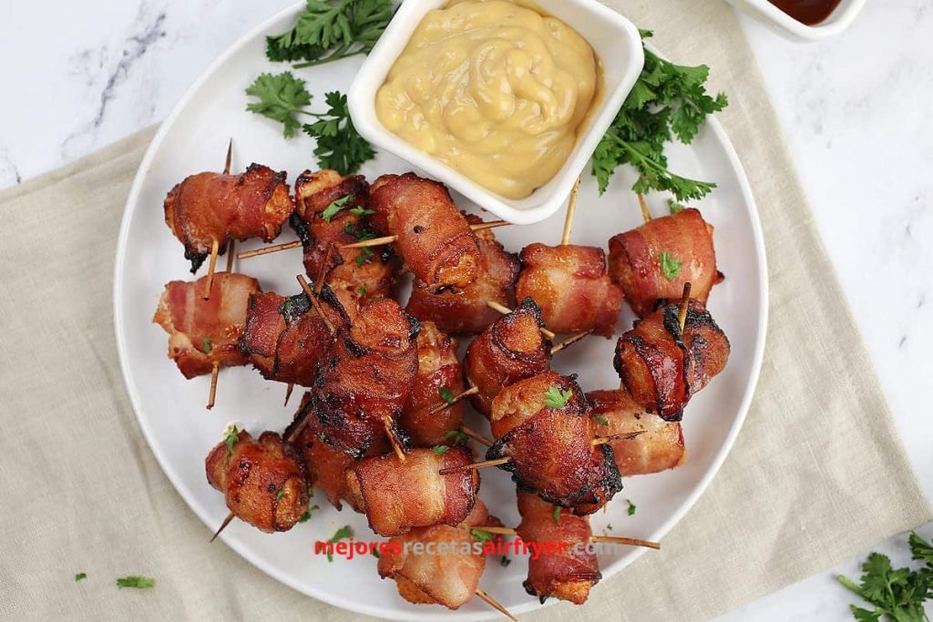 Bocaditos de pollo envueltos en tocino en la Air Fryer