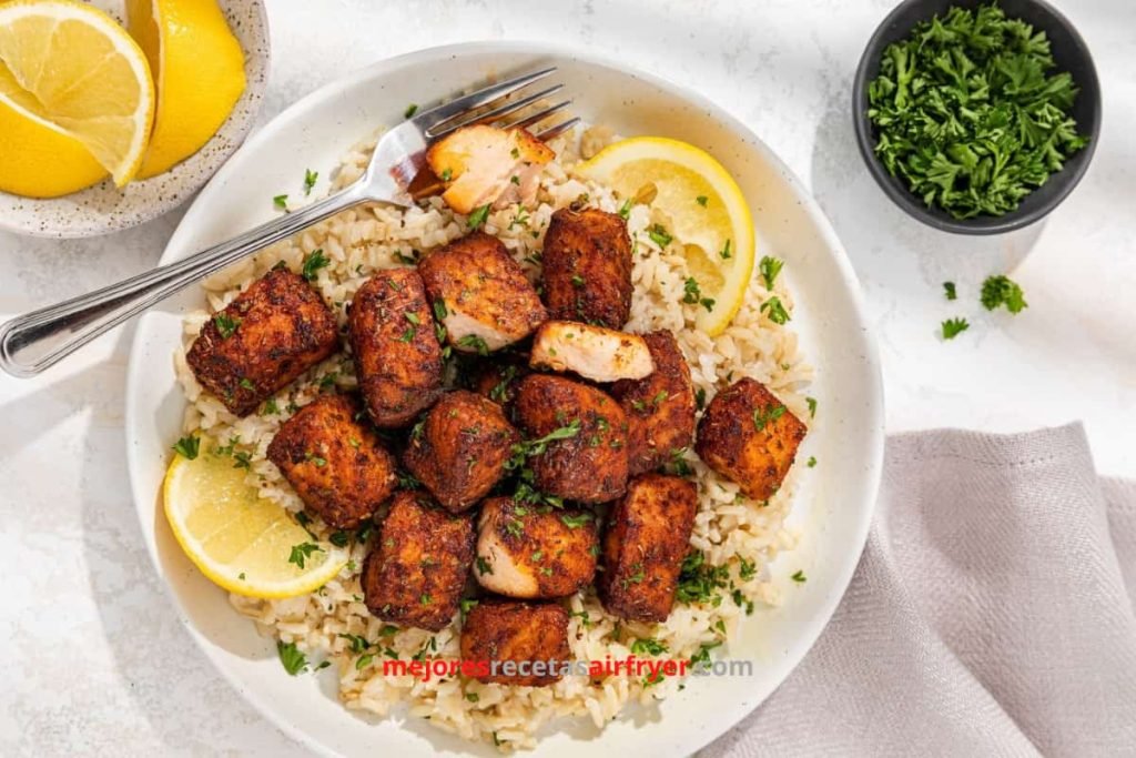 Bocaditos de salmón ennegrecidos con freidora de aire-1