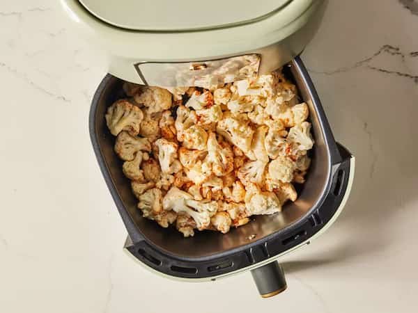 Coliflor asada en airfryer 4 Coliflor asada en freidora4
