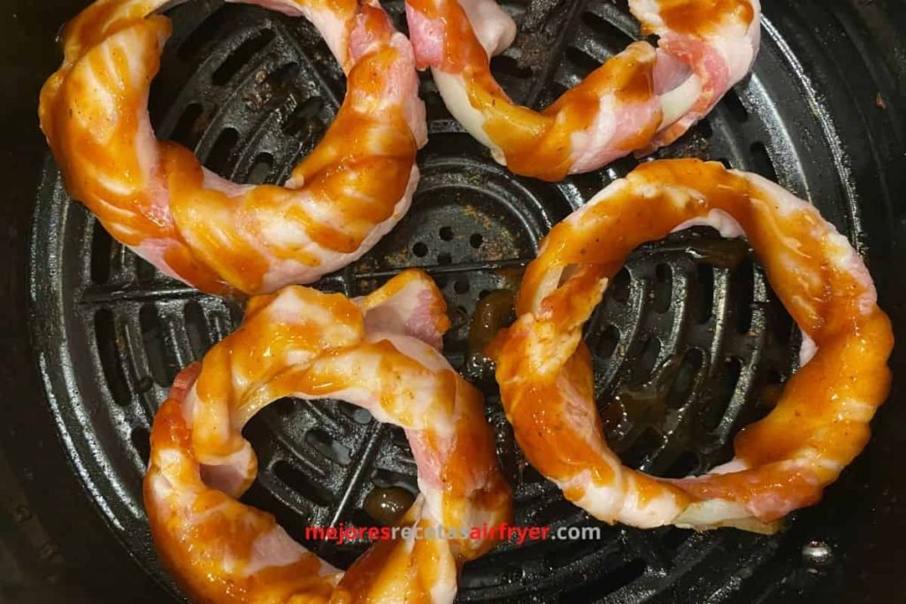 Cómo preparar Aros de Cebolla con Tocineta en la Freidora de Aire-3