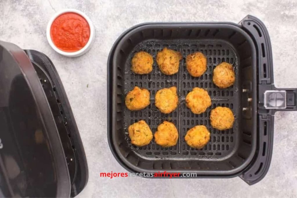 Cómo preparar Bolitas de Macarrones con Queso Apanadas en la Freidora de Aire-1
