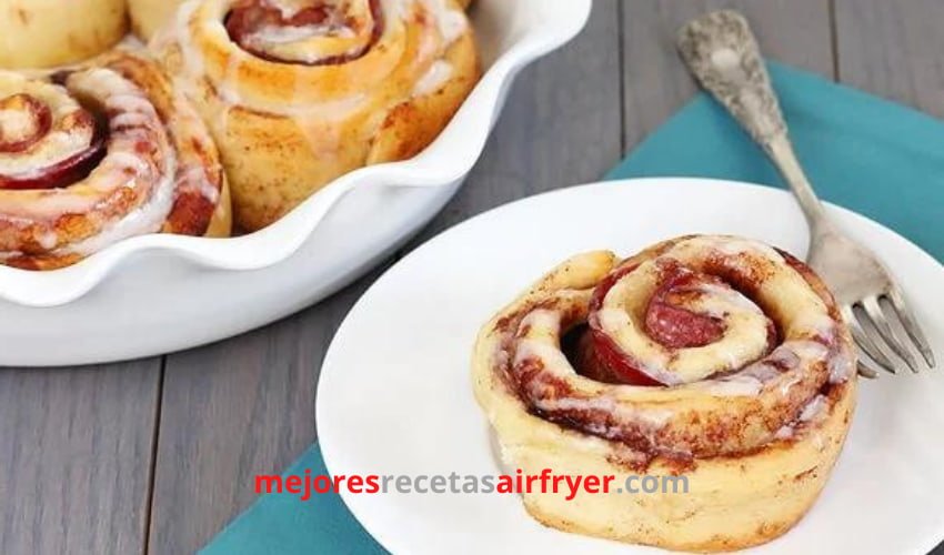 Cómo preparar Cinnamon Rolls con Tocino y Bourbon en la Freidora de Aire