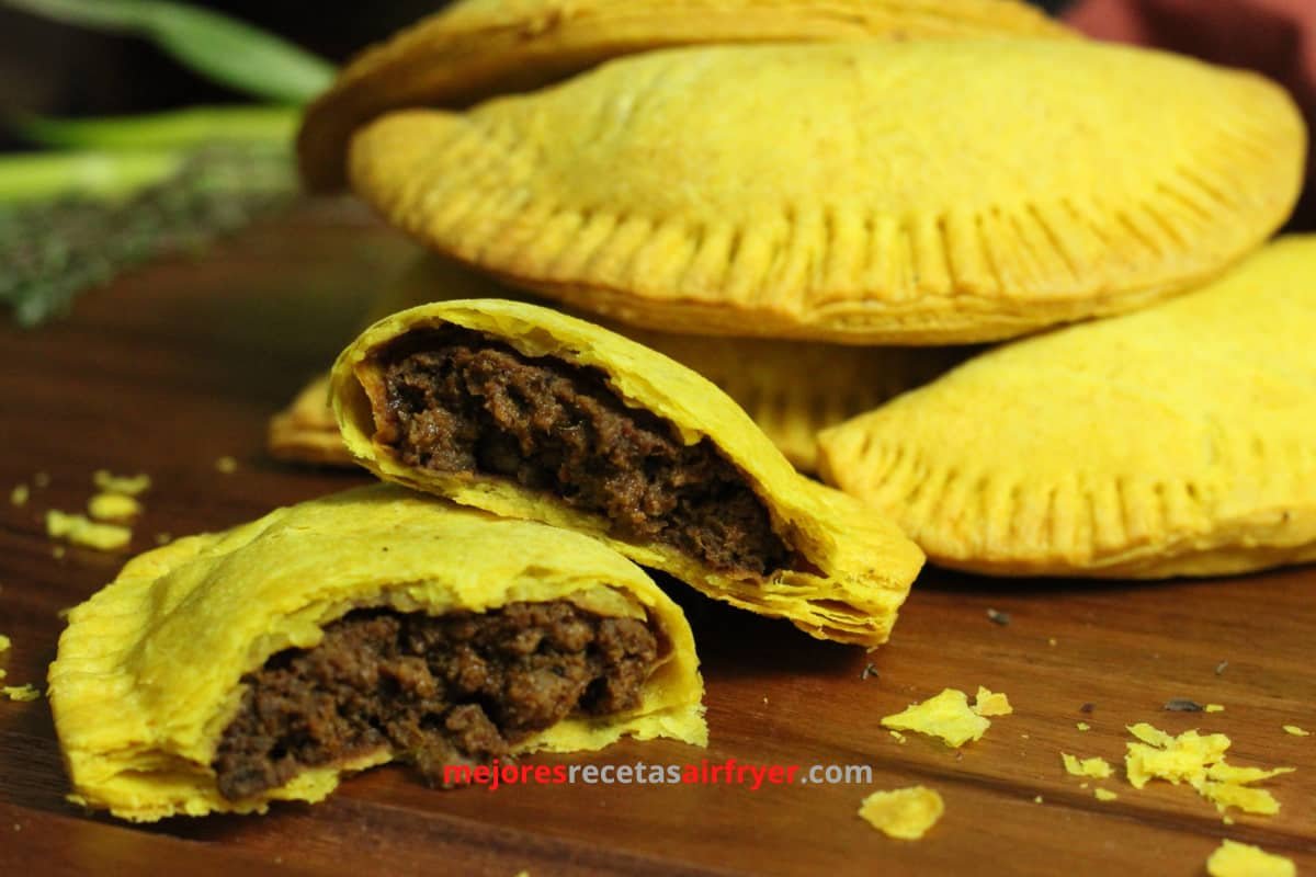 Cómo preparar Empanadas de Carne Jamaiquina en la Freidora de Aire-1