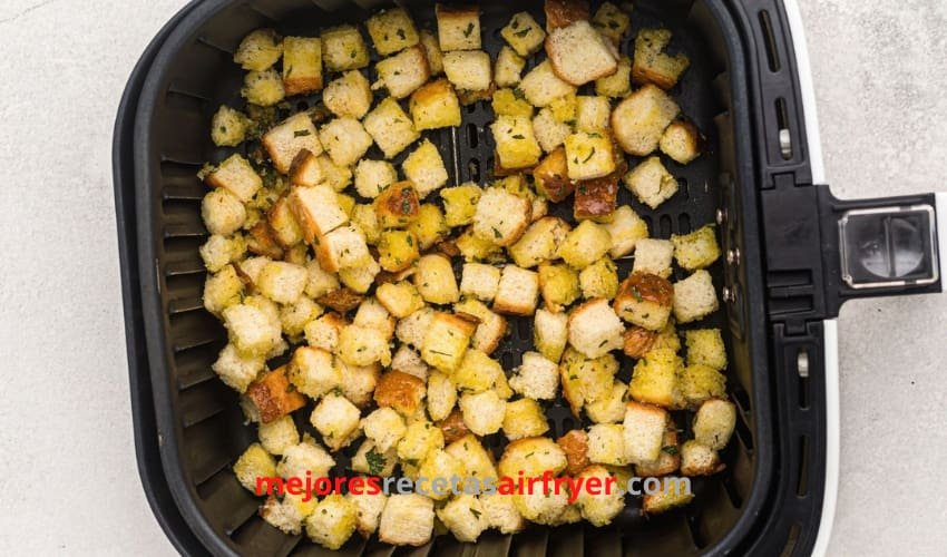 Ensalada de Pan Italiano con Aceitunas en la Freidora de Aire 2 Cómo preparar Ensalada de Pan Italiano con Aceitunas en la Freidora de Aire