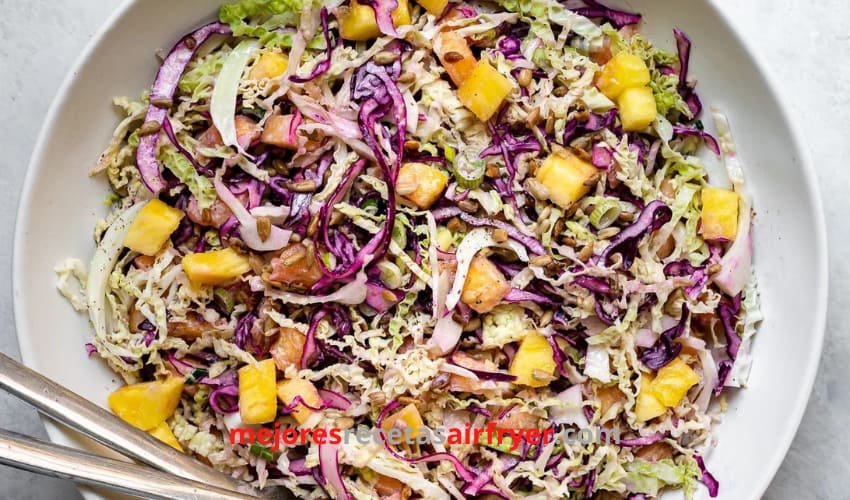Ensalada de Repollo con Mango y Yogur Griego 2 Cómo preparar Ensalada de Repollo con Mango y Yogur Griego