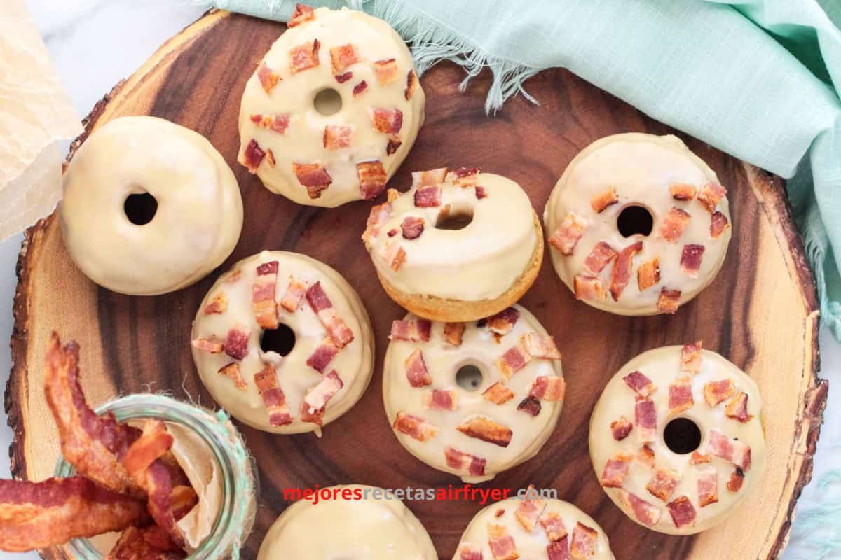 Mini Donas de Arce y Tocino en la Freidora de Aire 2 Cómo preparar Mini Donas de Arce y Tocino en la Freidora de Aire-1