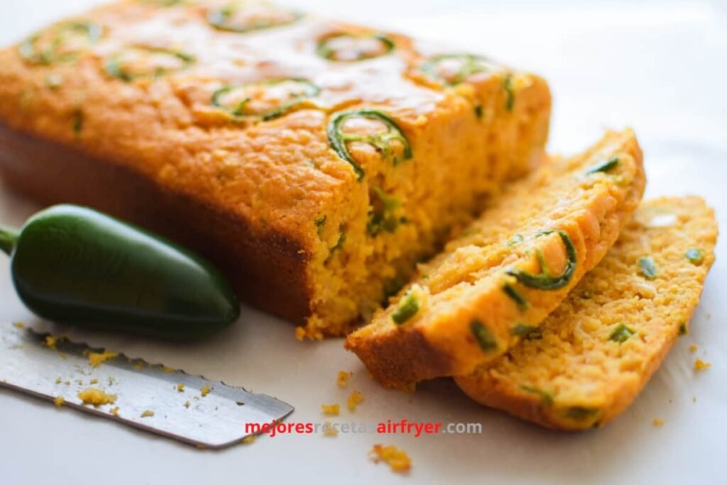 Pan de Maíz con Jalapeños en la Freidora de Aire 2 Cómo preparar Pan de Maíz con Jalapeños en la Freidora de Aire