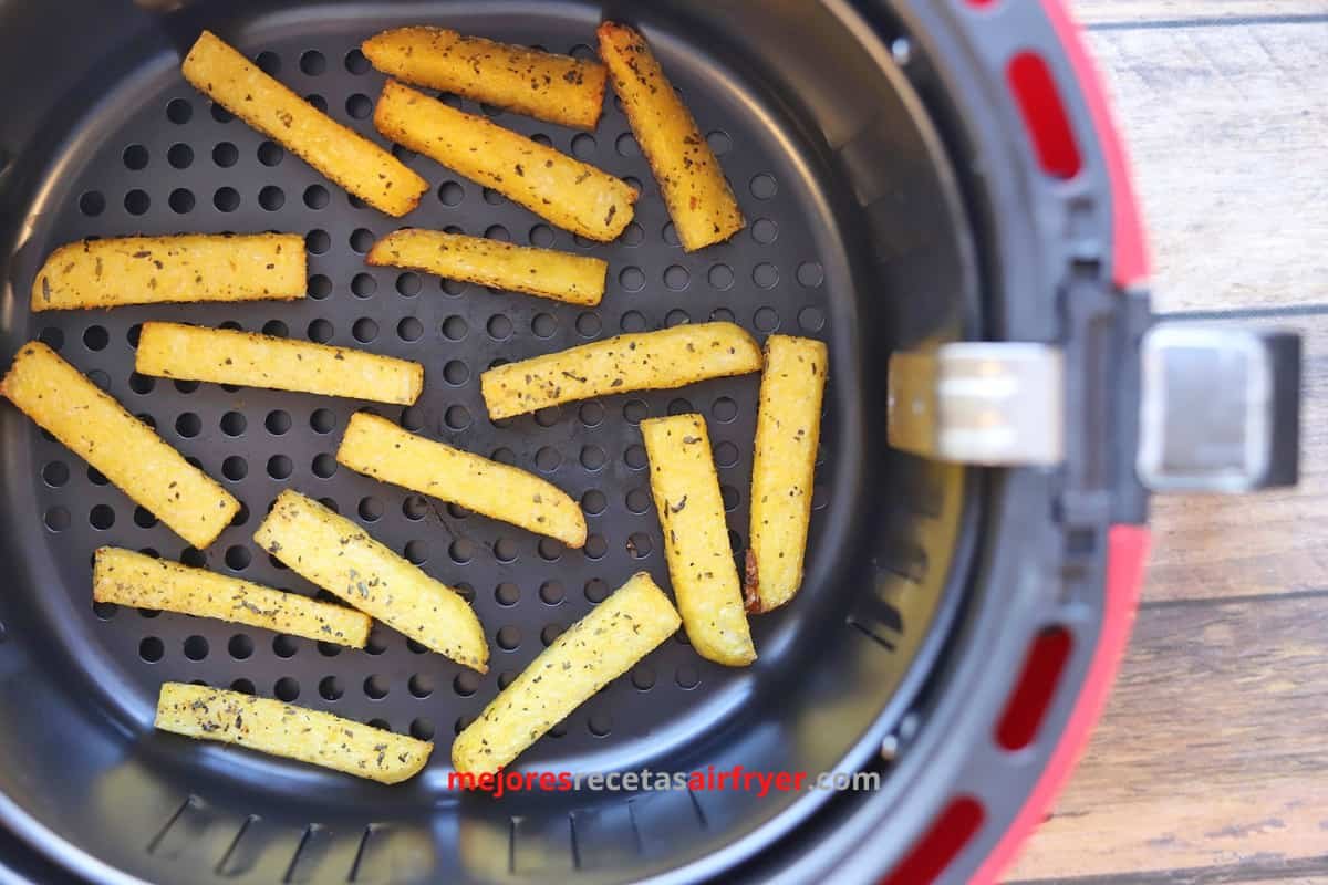 Papas Fritas de Polenta con la Freidora de Aire 2 Cómo preparar Papas Fritas de Polenta en la Freidora de Aire-2