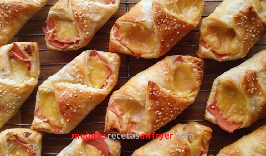 Pasteles de Hojaldre con Jamón y Queso en la Freidora de Aire 2 Cómo preparar Pasteles de Hojaldre con Jamón y Queso en la Freidora de Aire