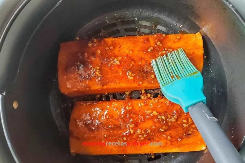 Cómo preparar Salmón Glaseado con Salsa de Piña en la Freidora de Aire