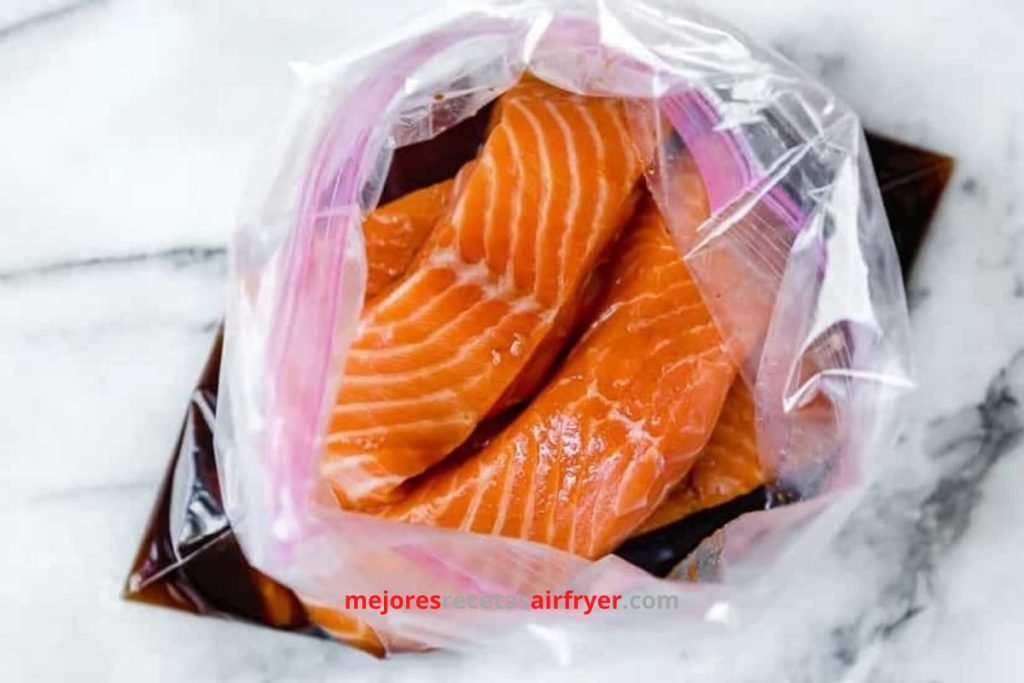 Cómo preparar Salmón con Glaseado de Soja y Arce en la Freidora de Aire-1