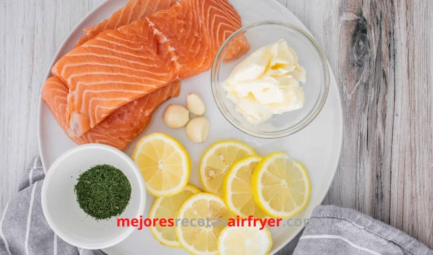 Salmón con Mantequilla de Eneldo con Ajo y Limón en la Air Fryer 2 Cómo preparar Salmón con Mantequilla de Eneldo de Ajo y Limón en la Freidora de Aire