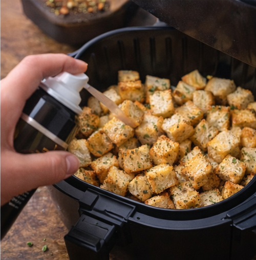 Cómo preparar crutones crujientes en la freidora de aire2