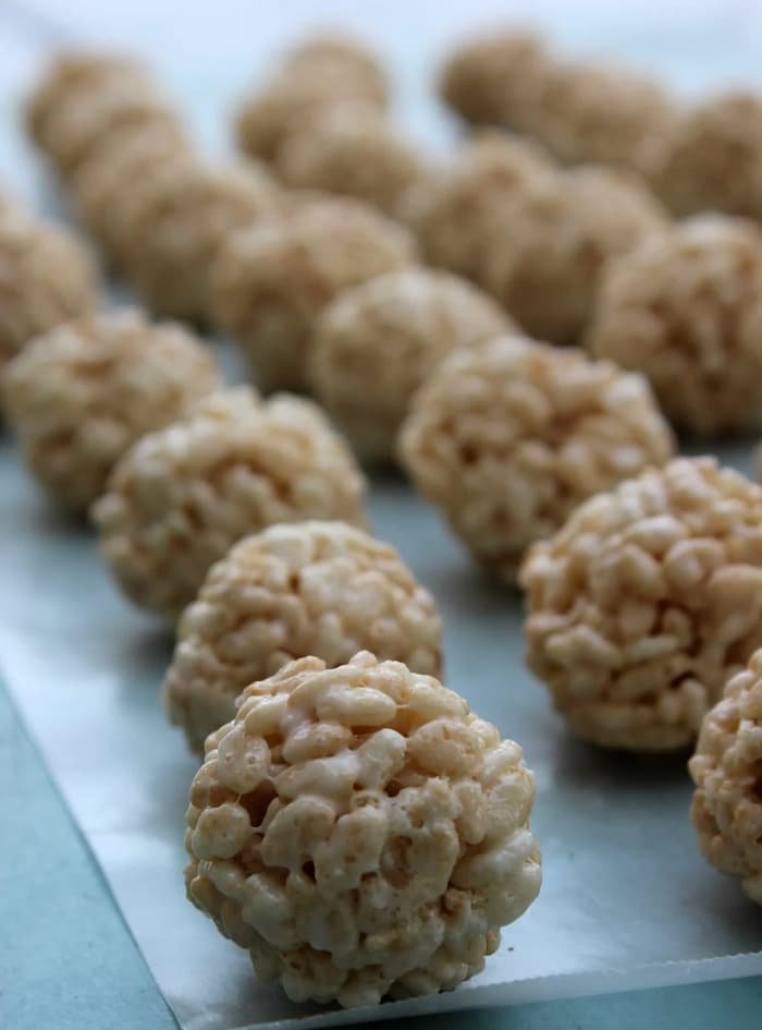 Elaboración de las paletas rice krispies6