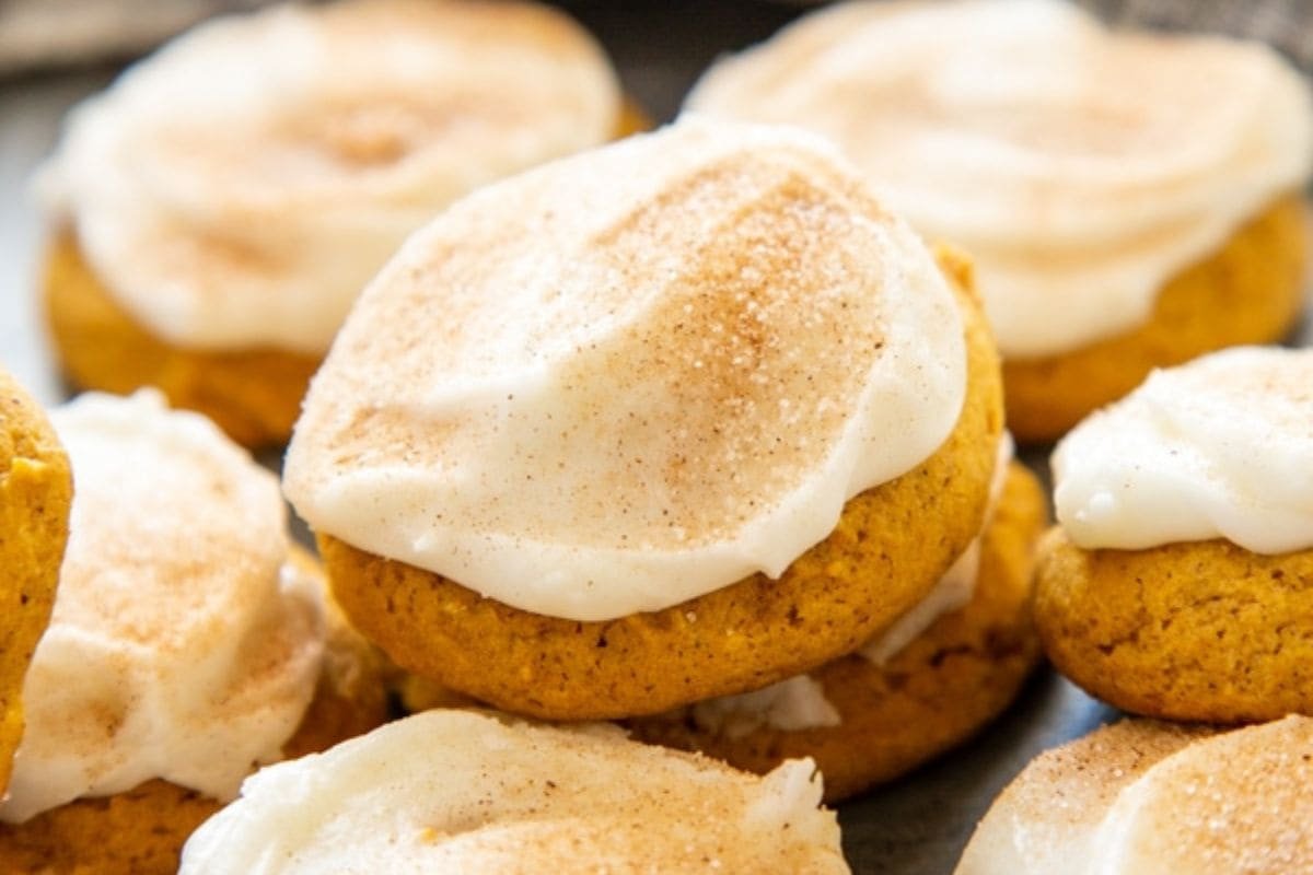 Galletas de calabaza glaseadas suaves y especiadas