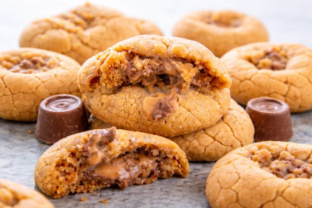 Galletas de mantequilla de maní rellenas de caramelo