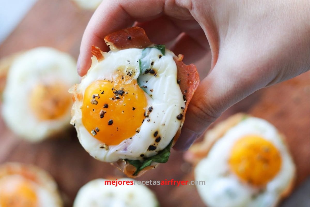 Huevos con Prosciutto y Espinacas en la Freidora de Aire