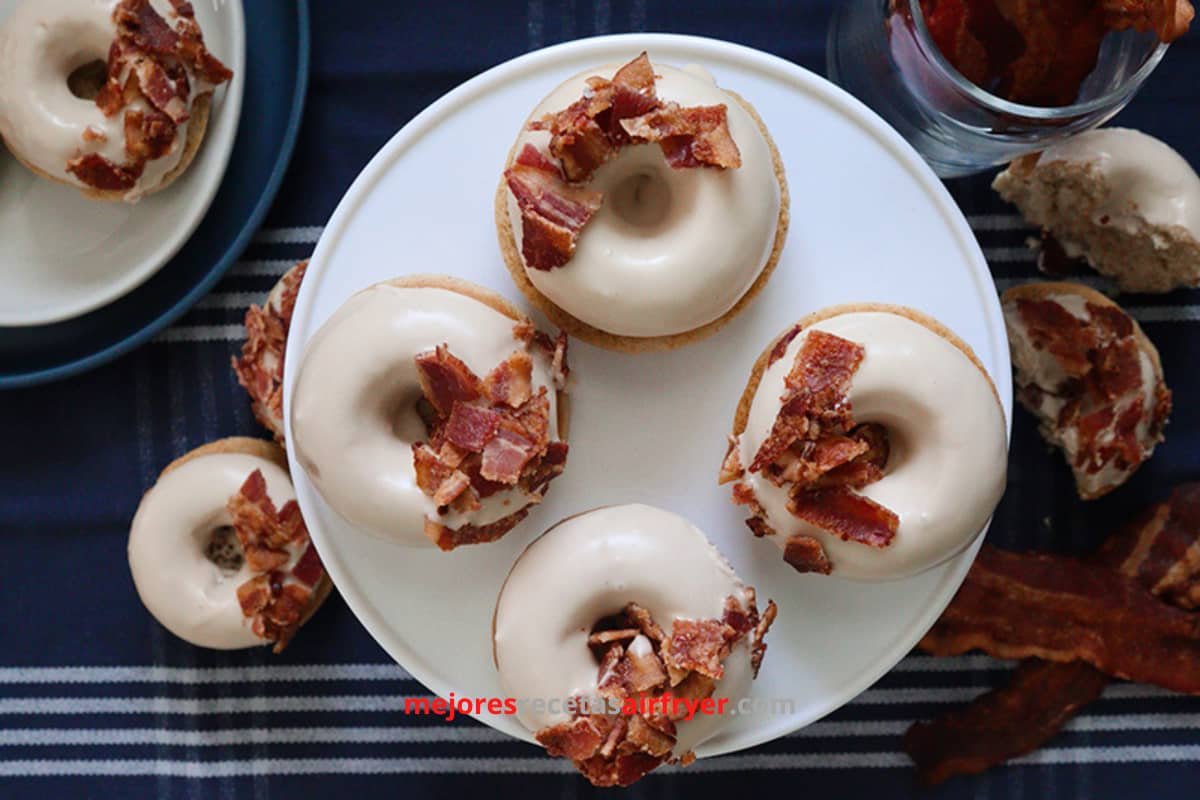 Mini Donas de Arce y Tocino en la Freidora de Aire