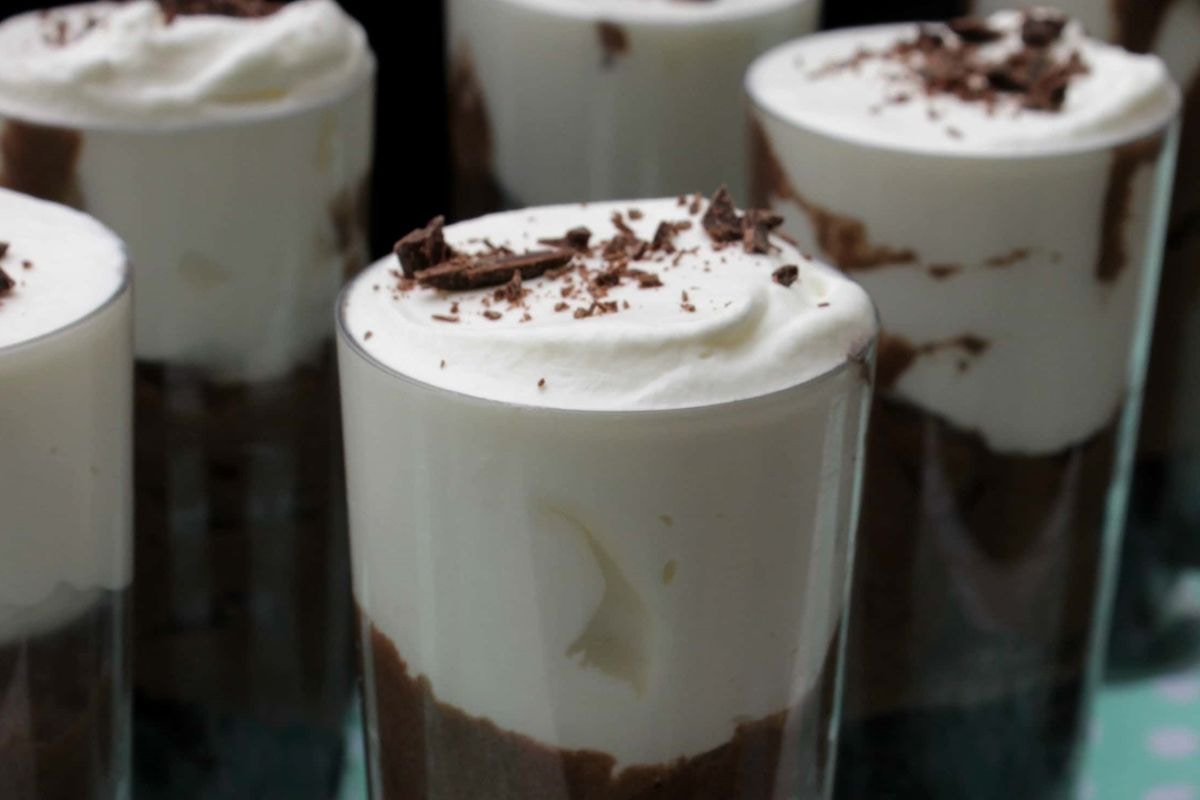 Mousse de chocolate con brownie, la combinación perfecta