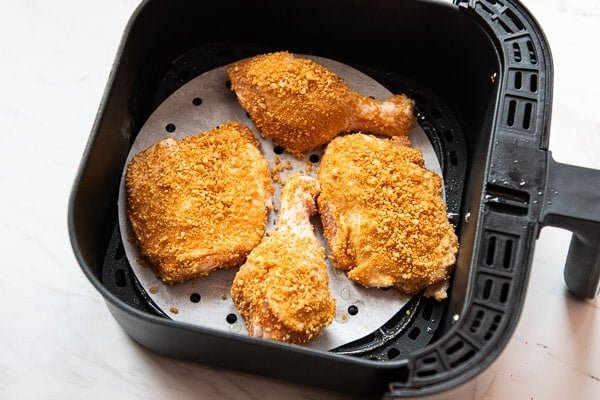 Muslos de pollo con costra de maíz en freidora de aire 6 Muslos de pollo con costra de maíz 3