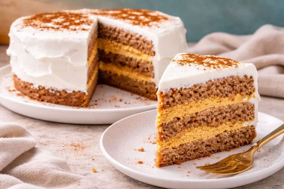 Pastel de especias con mousse de calabaza al horno