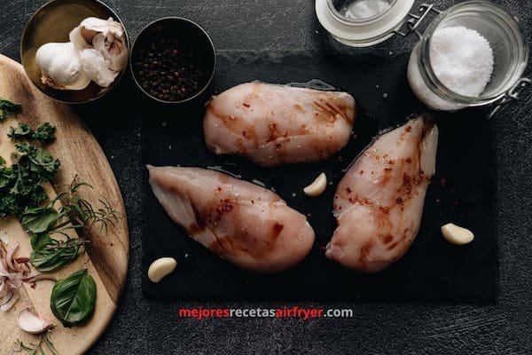 Pechugas de pollo ennegrecidas en la airfryer 2 Pechugas de pollo ennegrecidas hechas en freidora
