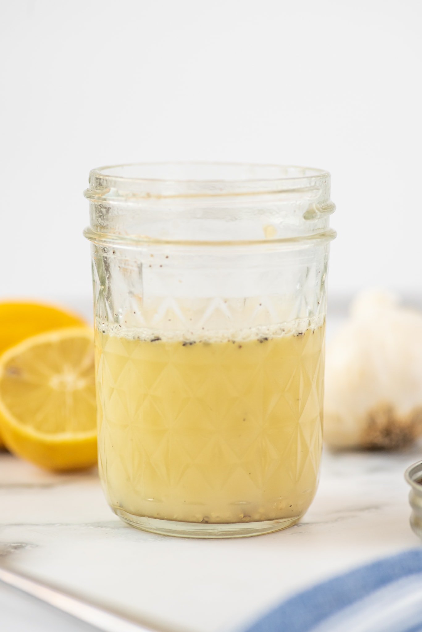 Preparación paso a paso de la ensalada italiana de quinoa3