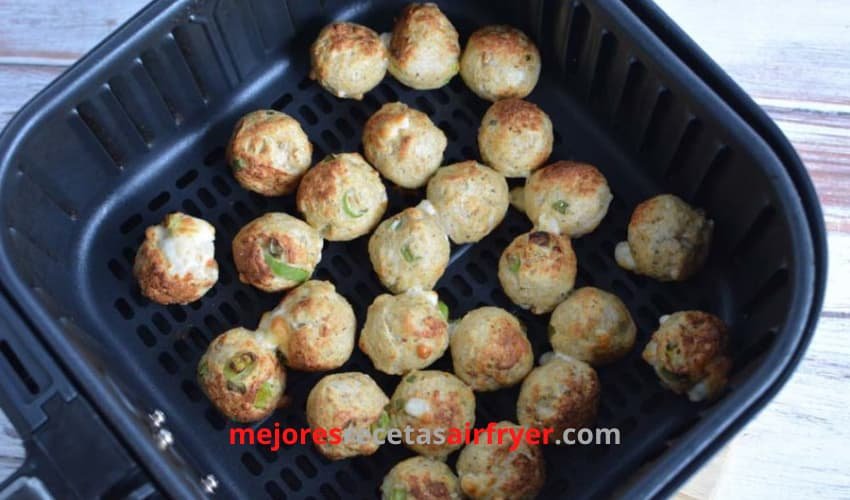 Albóndigas de Pollo con salsa de Búfalo en Air Fryer 2 Receta Albóndigas de Pollo en salsa de Búfalo