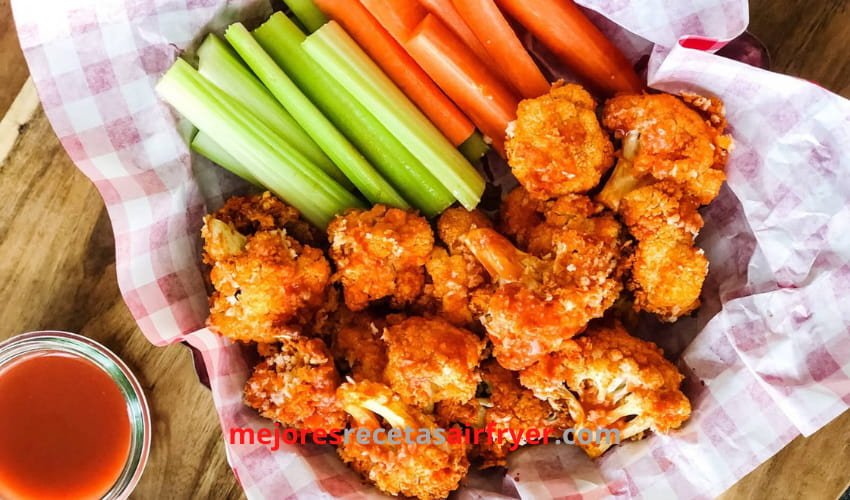 Cogollos de Coliflor con Salsa de Búfalo en la Air Fryer 2 Receta Cogollos de Coliflor con Salsa de Búfalo en la Air Fryer