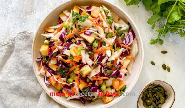 Receta de Ensalada de Repollo con Mango y Yogur Griego
