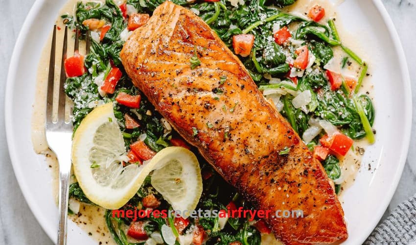 Salmón con Espinacas Salteadas en la Freidora de Aire