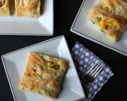 Strudel con huevo y jamón para el desayuno